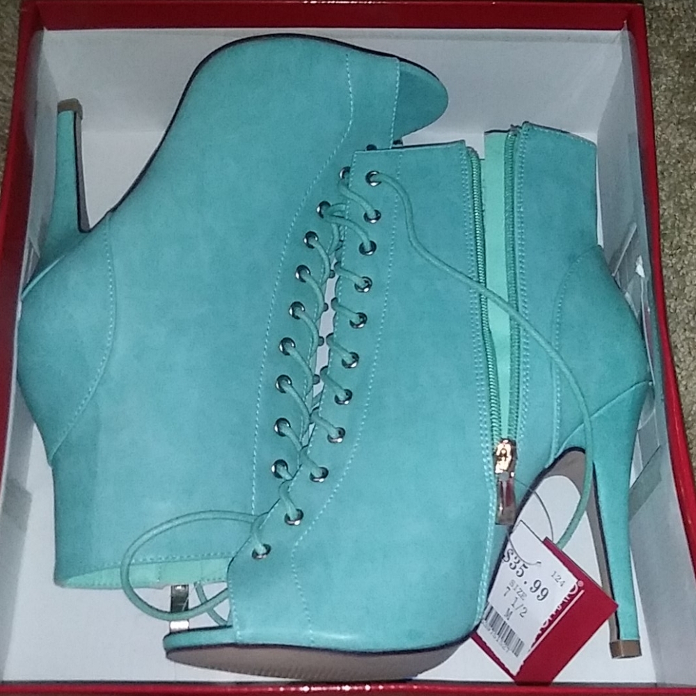 Heel booties